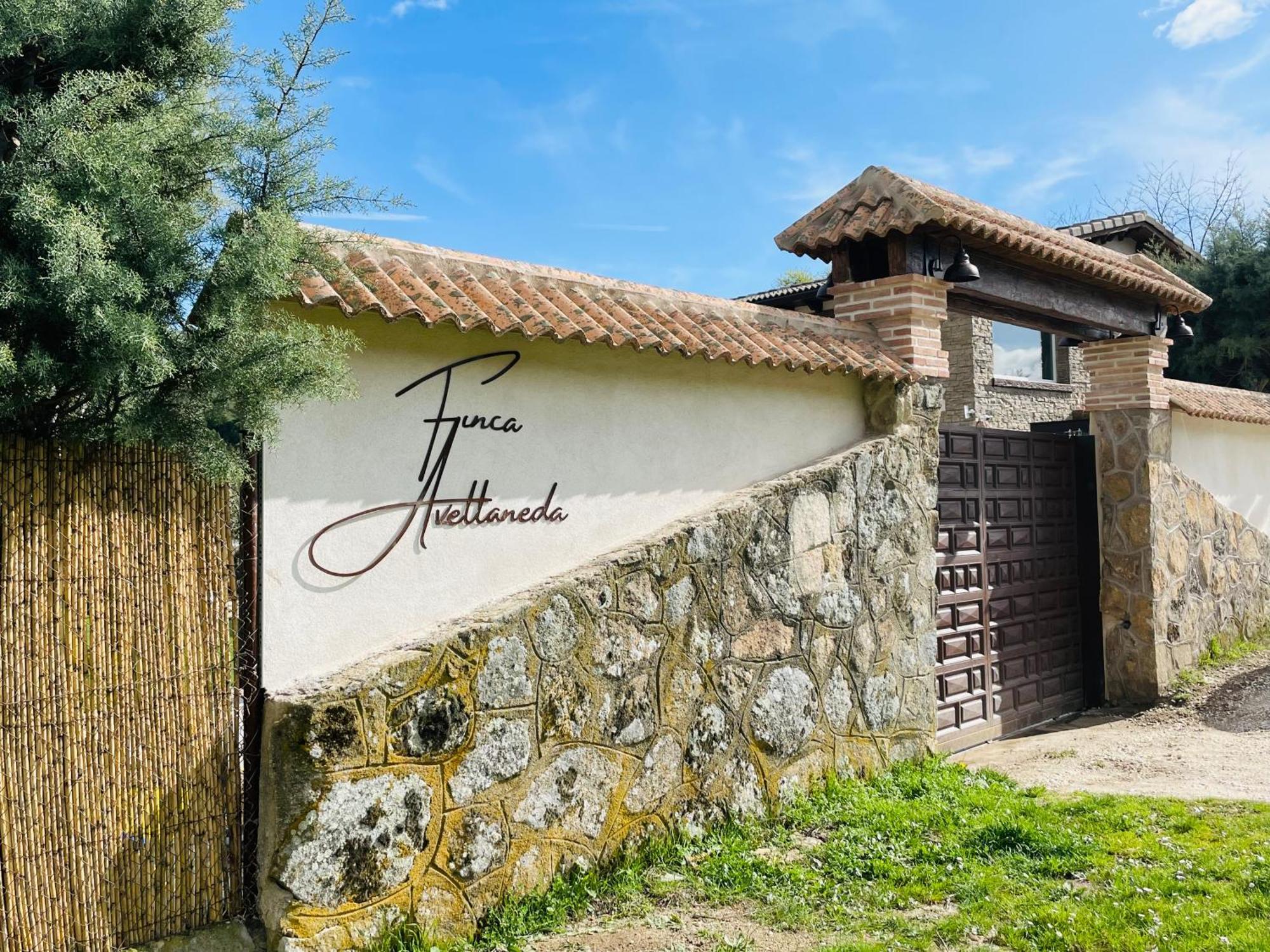 Finca Avellaneda Наваондилья Экстерьер фото